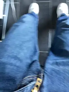 tomlolala online show from 10.04.25