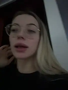 Snapshot of KylieJoyce chatting on 01.01.25 KylieJoyce online show from 01.01.25