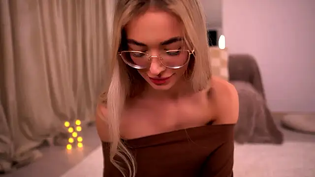 KylieJoyce online show from 03.11.26