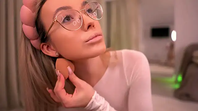 KylieJoyce online show from 04.18.26