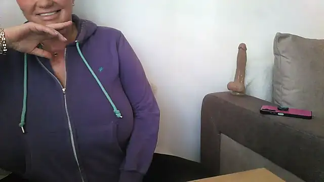 Snapshot of hotsierra4u chatting on 03.04.26 hotsierra4u online show from 03.04.26