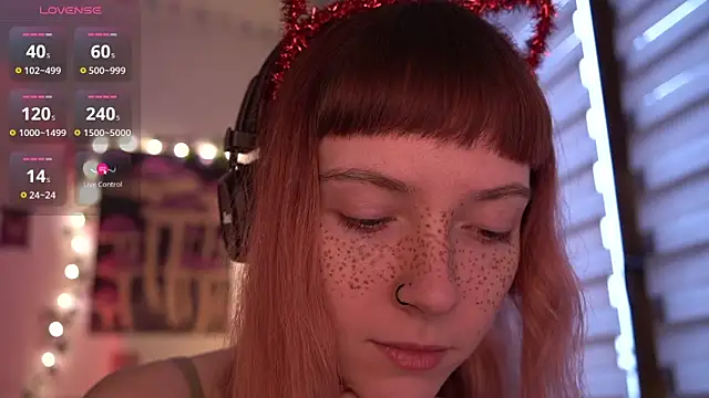 Snapshot of juliapie chatting on 12.25.24 juliapie online show from 12.25.24