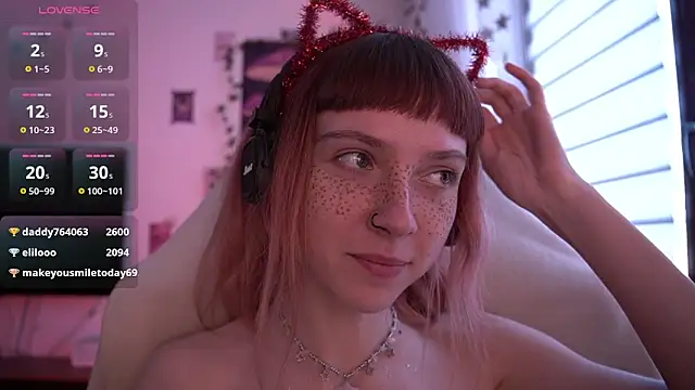 Snapshot of juliapie chatting on 12.25.24 juliapie online show from 12.25.24