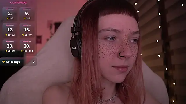 Snapshot of juliapie chatting on 01.11.25 juliapie online show from 01.11.25