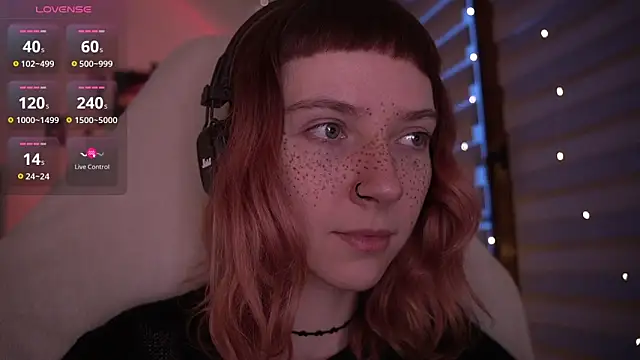 Snapshot of juliapie chatting on 01.12.25 juliapie online show from 01.12.25