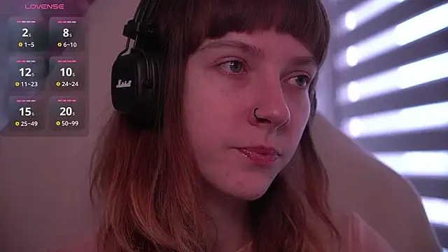 Snapshot of juliapie chatting on 10.27.25 juliapie online show from 10.27.25