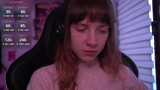 Snapshot of juliapie chatting on 11.30.25 juliapie online show from 11.30.25