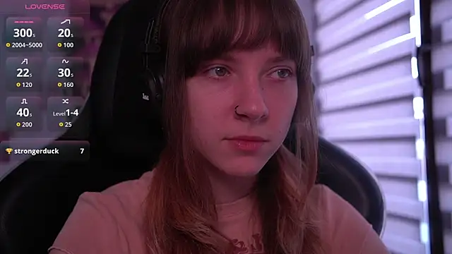 Snapshot of juliapie chatting on 12.17.25 juliapie online show from 12.17.25