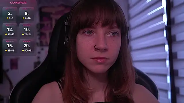 Snapshot of juliapie chatting on 12.20.25 juliapie online show from 12.20.25