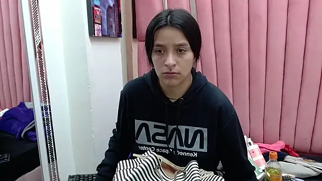 Snapshot of Sarah_Hornny chatting on 03.13.25 Sarah Hornny online show from 03.13.25