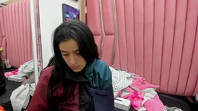 Sarah Hornny online show from 02.05.26