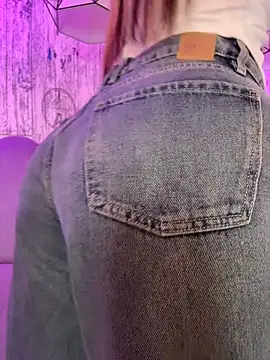 AbyThompson online show from 04.11.26