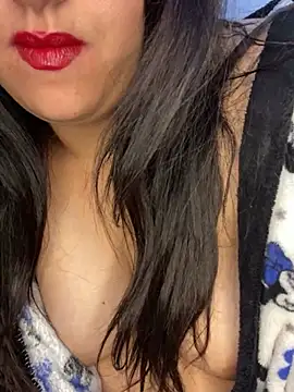 Snapshot of yassminsexy22 chatting on 12.14.24 yassminsexy22 online show from 12.14.24