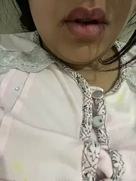 Snapshot of yassminsexy22 chatting on 01.10.25 yassminsexy22 online show from 01.10.25