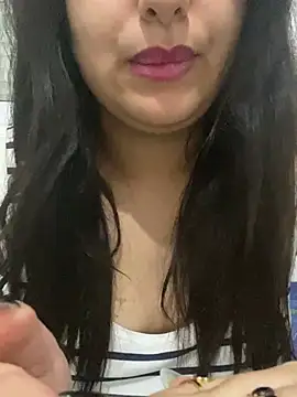 Snapshot of yassminsexy22 chatting on 01.27.25 yassminsexy22 online show from 01.27.25