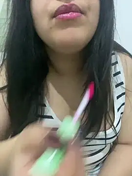 Snapshot of yassminsexy22 chatting on 01.29.25 yassminsexy22 online show from 01.29.25