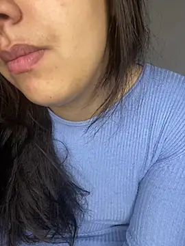 Snapshot of yassminsexy22 chatting on 02.08.25 yassminsexy22 online show from 02.08.25