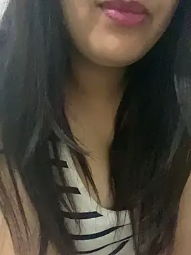 Snapshot of yassminsexy22 chatting on 02.19.25 yassminsexy22 online show from 02.19.25