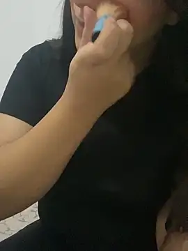 Snapshot of yassminsexy22 chatting on 09.24.25 yassminsexy22 online show from 09.24.25