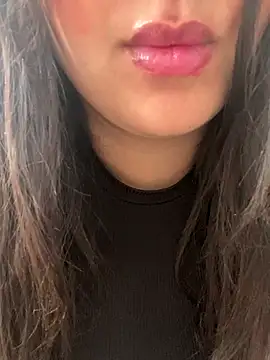 Snapshot of yassminsexy22 chatting on 09.25.25 yassminsexy22 online show from 09.25.25