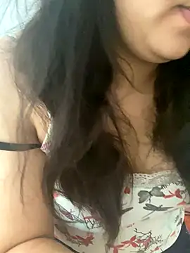 Snapshot of yassminsexy22 chatting on 11.18.25 yassminsexy22 online show from 11.18.25