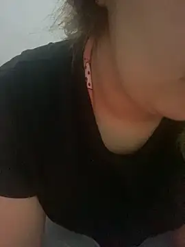 Snapshot of yassminsexy22 chatting on 02.05.26 yassminsexy22 online show from 02.05.26