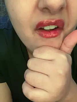 Snapshot of yassminsexy22 chatting on 02.13.26 yassminsexy22 online show from 02.13.26