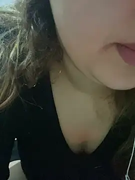 Snapshot of yassminsexy22 chatting on 02.20.26 yassminsexy22 online show from 02.20.26