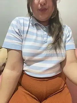 Snapshot of yassminsexy22 chatting on 02.21.26 yassminsexy22 online show from 02.21.26