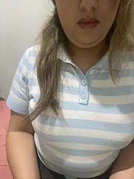 Snapshot of yassminsexy22 chatting on 02.23.26 yassminsexy22 online show from 02.23.26