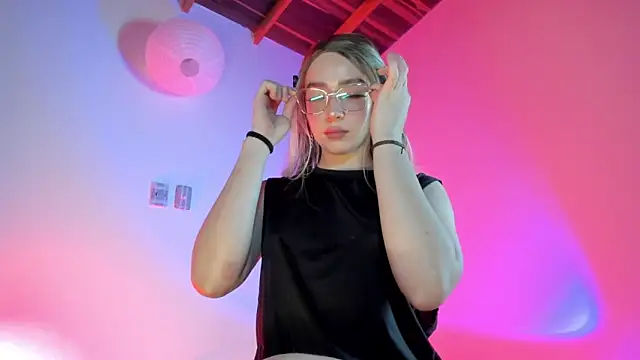 sweeet peach online show from 02.14.26