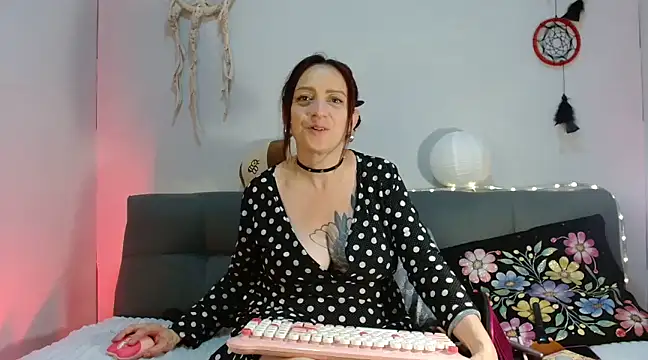 catalinamommyx online show from 02.20.25