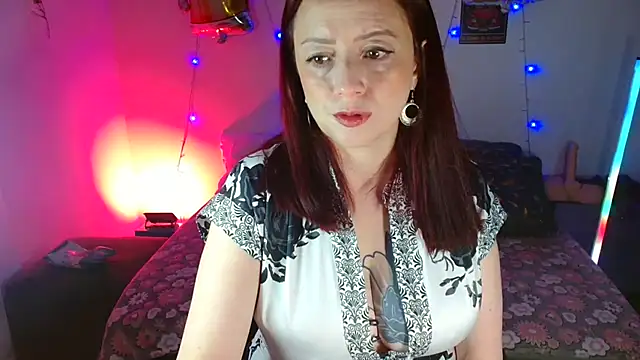 catalinamommyx online show from 10.21.25