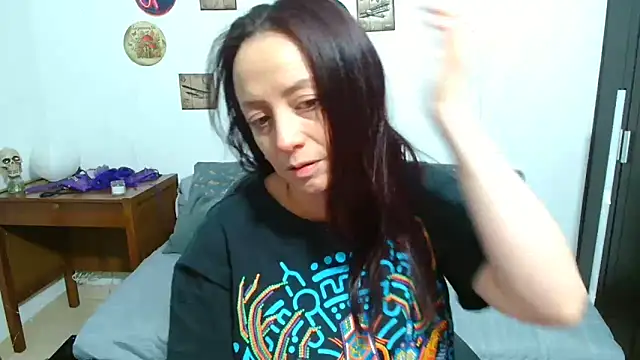 Snapshot of catalinamommyx chatting on 06.19.26 catalinamommyx online show from 06.19.26
