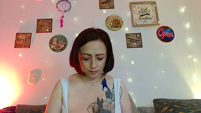Snapshot of catalinamommyx chatting on 07.14.26 catalinamommyx online show from 07.14.26