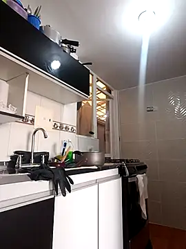 Bonny Klote online show from 02.21.25