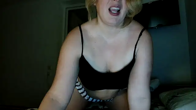 Snapshot of _CattrinaVegas_ chatting on 12.26.24 CattrinaVegas online show from 12.26.24