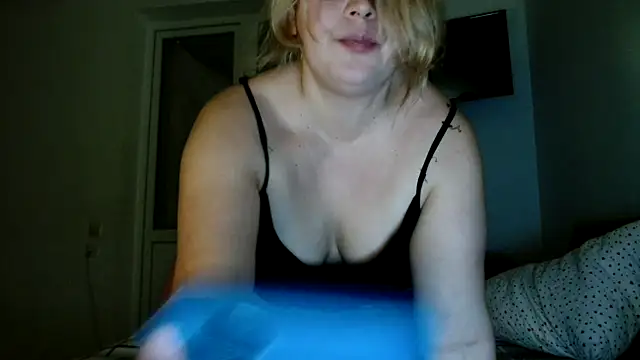 Snapshot of _CattrinaVegas_ chatting on 12.30.24 CattrinaVegas online show from 12.30.24