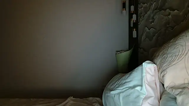 Snapshot of _CattrinaVegas_ chatting on 11.22.25 CattrinaVegas online show from 11.22.25