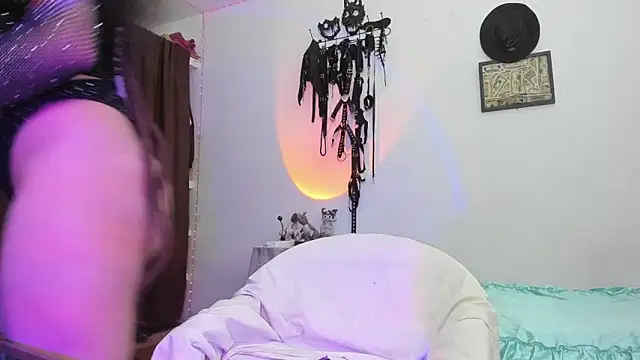 MIAUTENA online show from 04.11.26