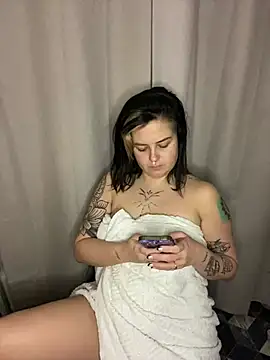 Snapshot of NaomiSquirts chatting on 12.09.24 NaomiSquirts online show from 12.09.24