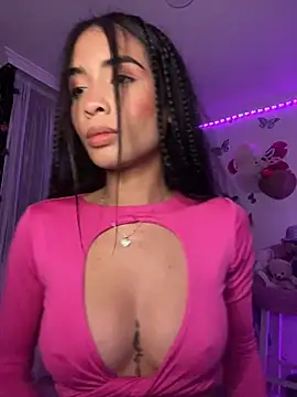 lina pink online show from 12.27.24