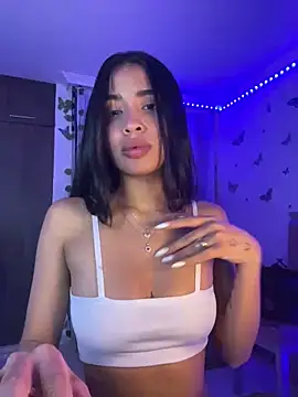 lina pink online show from 03.19.25