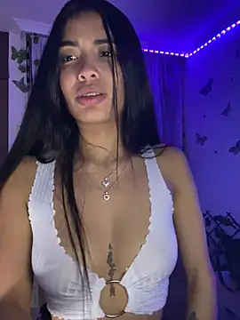 lina pink online show from 03.19.25