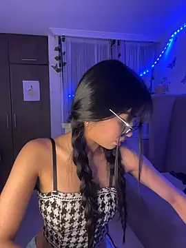 lina pink online show from 10.09.25