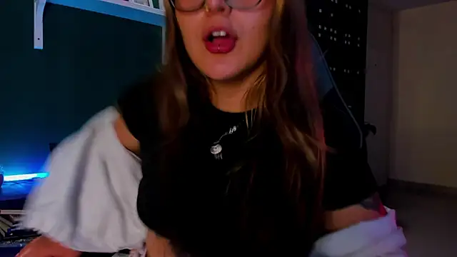 evy orange1 online show from 06.05.26