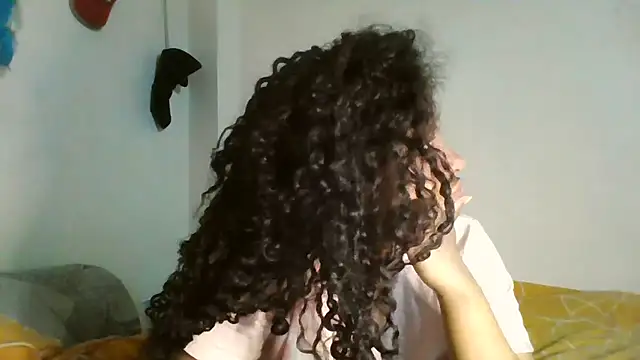 Snapshot of Ivon-09 chatting on 12.13.24 Ivon-09 online show from 12.13.24