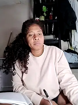 Snapshot of Ivon-09 chatting on 02.15.25 Ivon-09 online show from 02.15.25