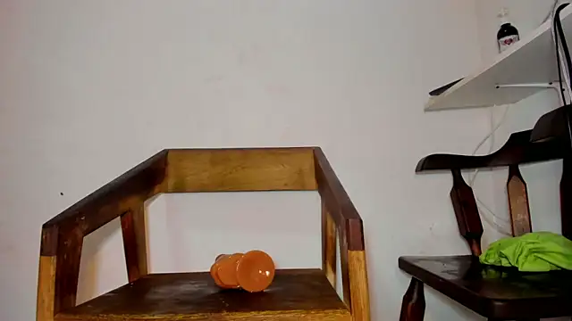 Snapshot of Aniilethebonny chatting on 01.28.25 Aniilethebonny online show from 01.28.25