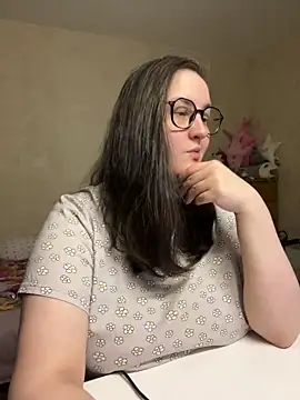 Snapshot of hungry1bunny chatting on 12.09.24 hungry1bunny online show from 12.09.24